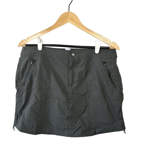 to verde Pants - Tō Verde Olive Performance Skort XL